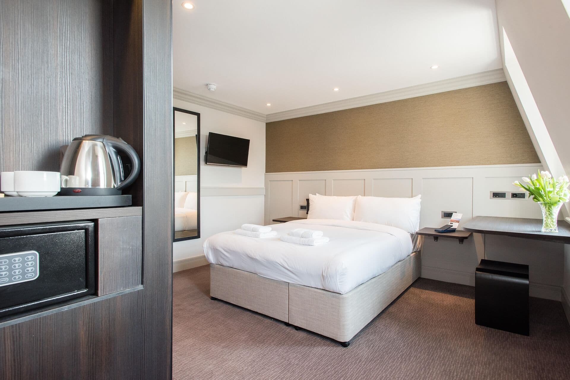 mowbraycourthotel-room-8669028_1920